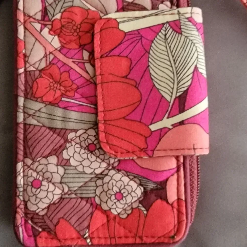 #217 Vera Bradley Retired “Bohemian Blooms” Wristlet - Picture 13 of 13